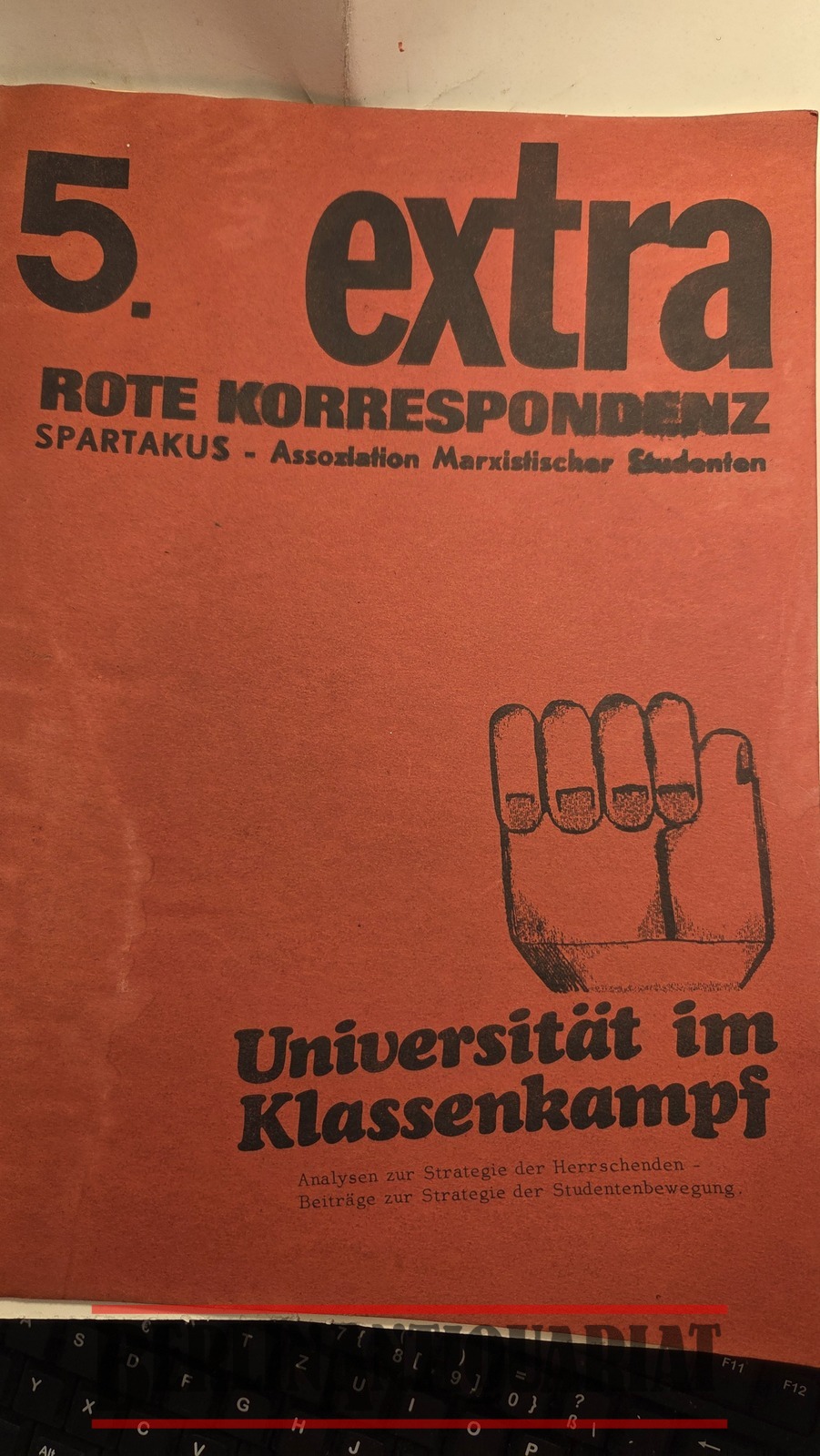 5. extra , Rote Korrespondenz, Spartakus, siehe Fotos, gut erhalten, 24 Seiten.