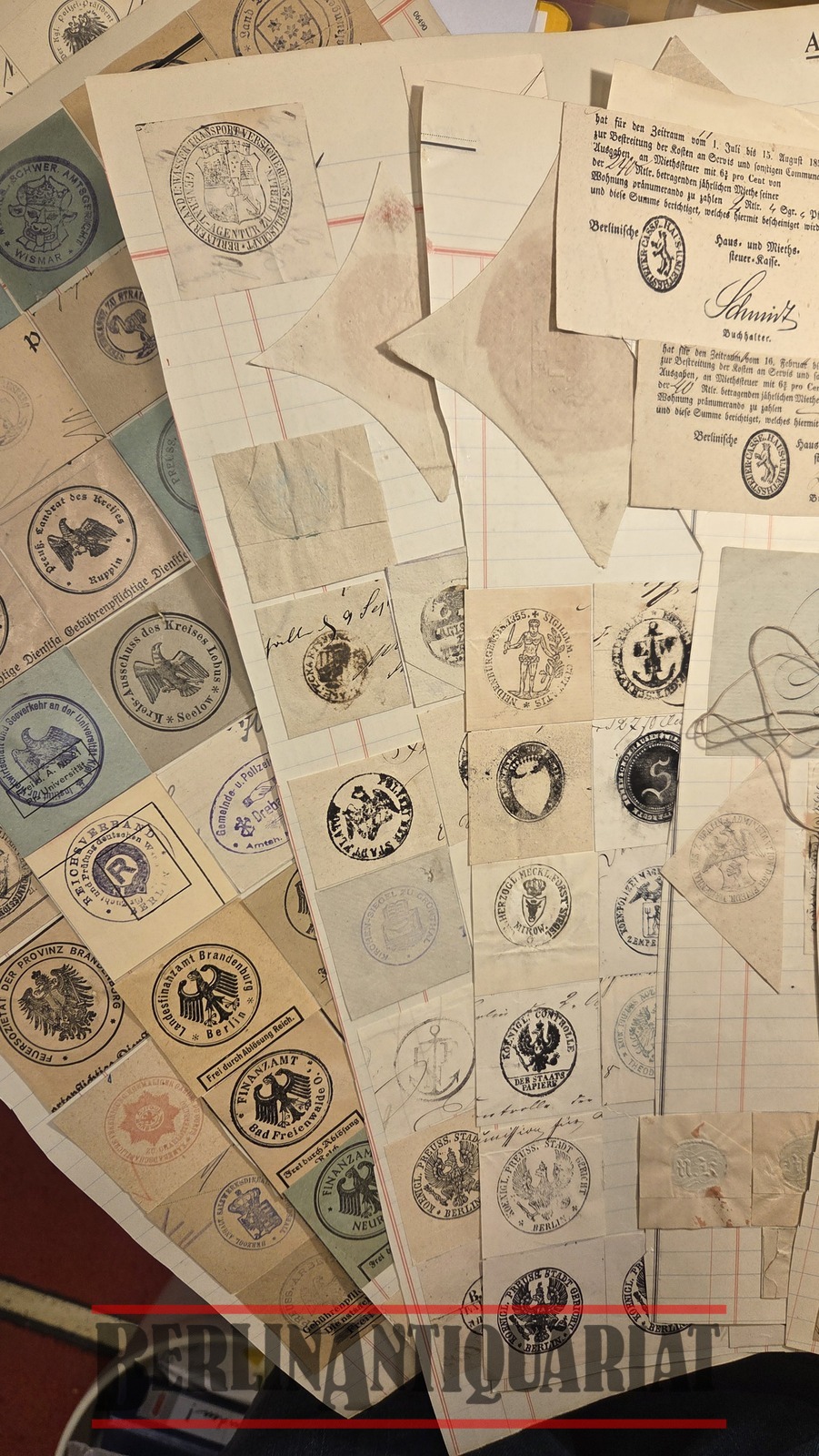 Ca. 250 Stempel, Steuermarken, Quittungen etc. Siehe Fotos.